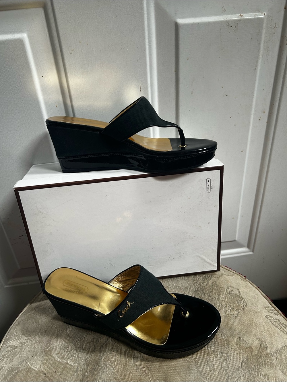 Coach Felicia Black Canvas Patent Wedge Thong Sandals Sz 8.5 new w/box - Picture 1 of 16